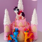 tort zamek koniki pony